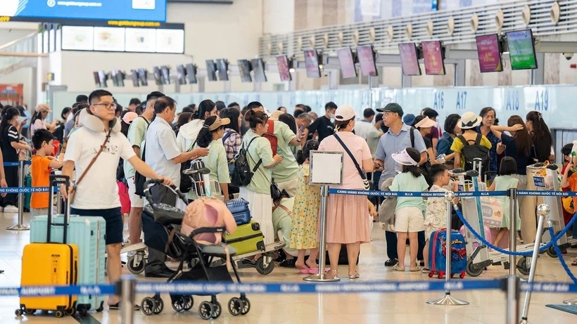 Au cours des premier et dernier jours de la fête nationale de cette année, le nombre de passagers aériens devrait être plus élevé que d'habitude. (Photo : PV/Vietnam+)