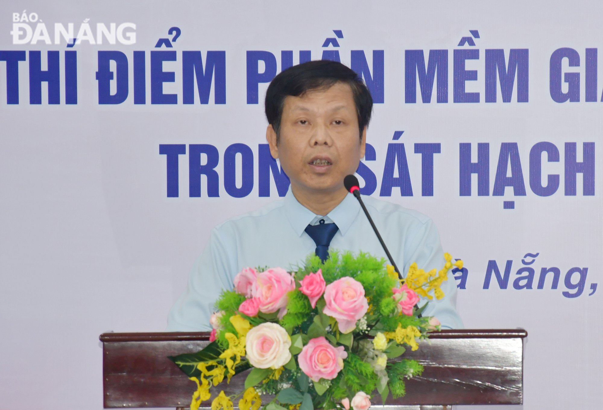 Le directeur du ministère des Transports a pris la parole lors de la cérémonie de signature. Photo: THANH LAN