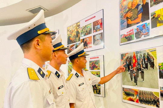 Exhibition, launching of photo book "70 years of Dien Bien Phu Victory"