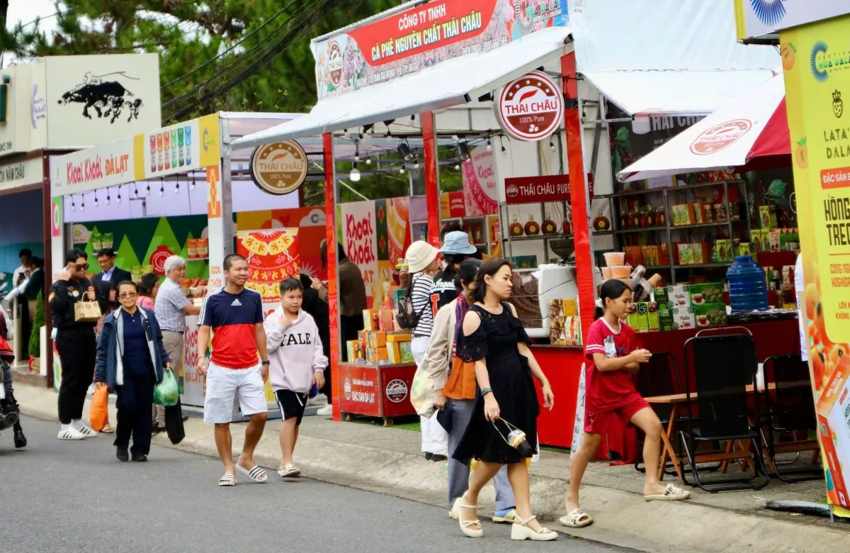 Khai mạc Chương trình Phố rượu vang, trà, cà phê và đặc sản Đà Lạt