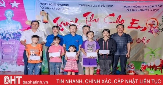 Các cấp bộ Đoàn Hà Tĩnh tặng gần 5.000 suất quà Trung thu cho trẻ em