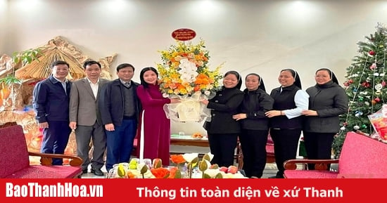 Trưởng Ban Dân vận Tỉnh ủy, Chủ tịch Ủy ban MTTQ tỉnh Phạm Thị Thanh Thủy thăm, chúc mừng Lễ Giáng sinh