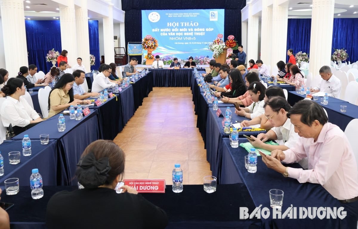 seminar-on-a-new-country-and-the-contribution-of-literature-and-arts.jpg