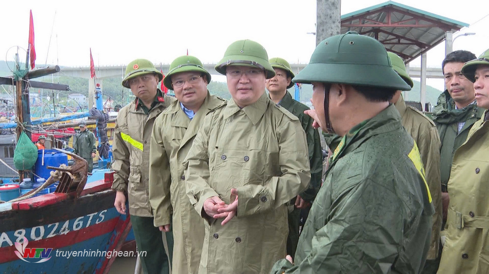 Chairman of the Provincial People's Committee inspects storm response work No. 3 in coastal localities