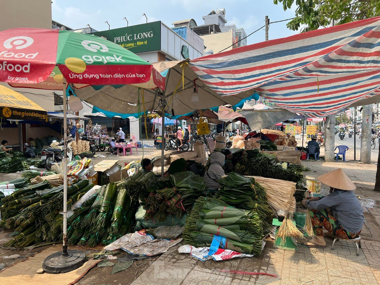 Der einst berühmte Dong-Blatt-Markt in Ho-Chi-Minh-Stadt ist verlassen, Händler seufzen Foto 9