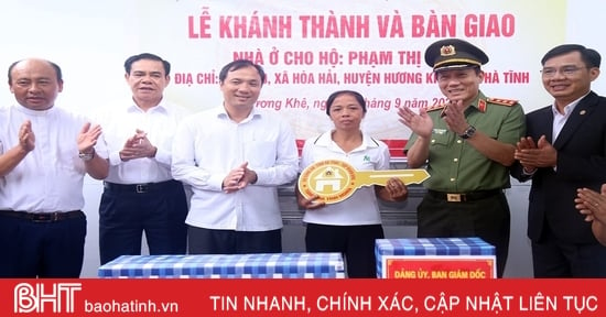 Ha Tinh a inauguré 600 maisons grâce à l'appel de soutien du ministère de la Sécurité publique