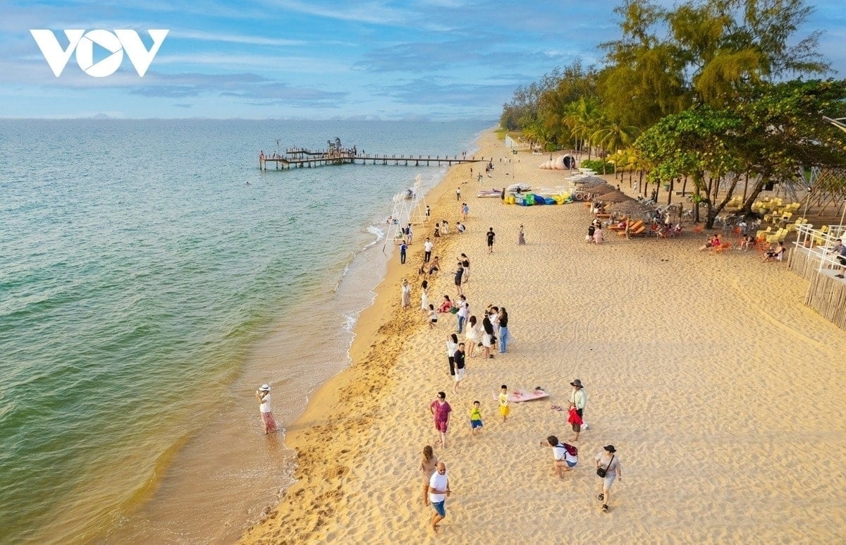 beach-tourism.jpg