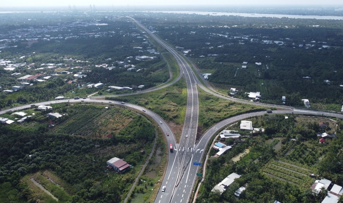 The goal is to complete 3,000 km of highways nationwide by 2025 (of which the Mekong Delta region strives to have about 600 km).