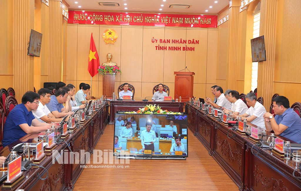 Prime Minister Pham Minh Chinh chairs online conference on solutions to overcome consequences of storm No. 3