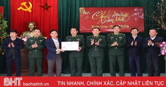 Lãnh đạo tỉnh chúc tết các đơn vị lực lượng vũ trang 