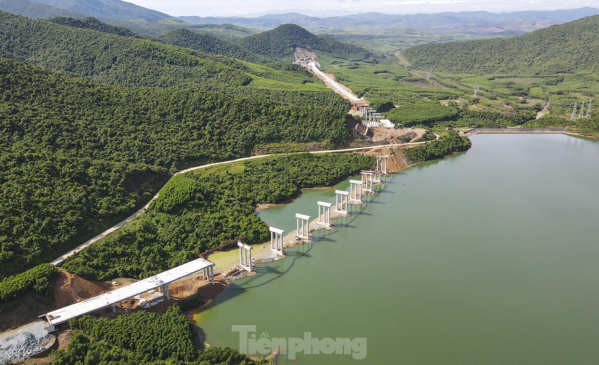 La forma de la autopista de 12.500 billones de VND que pasa por Ha Tinh, foto 2