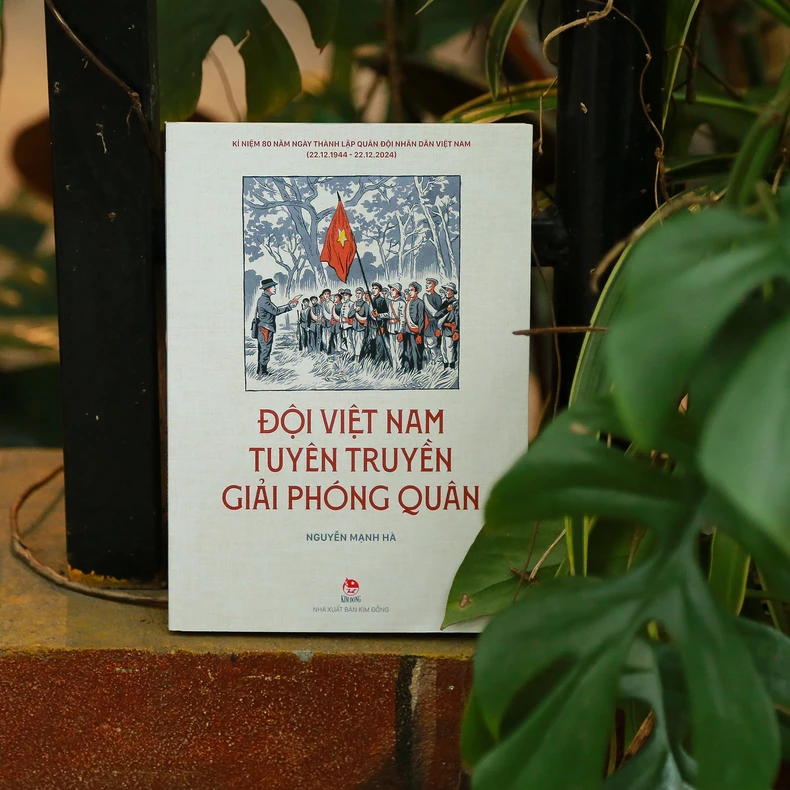 La maison d'édition Kim Dong lance le livre « Propaganda Liberation Army » (photo 1)
