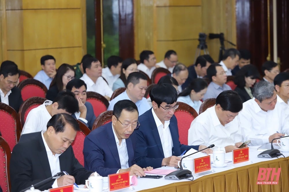 Le président Luong Cuong travaille avec le Comité permanent du Comité provincial du Parti de Thanh Hoa