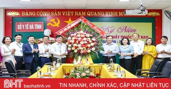 Lãnh đạo tỉnh chúc mừng Sở Y tế và các đơn vị nhân Ngày Thầy thuốc Việt Nam