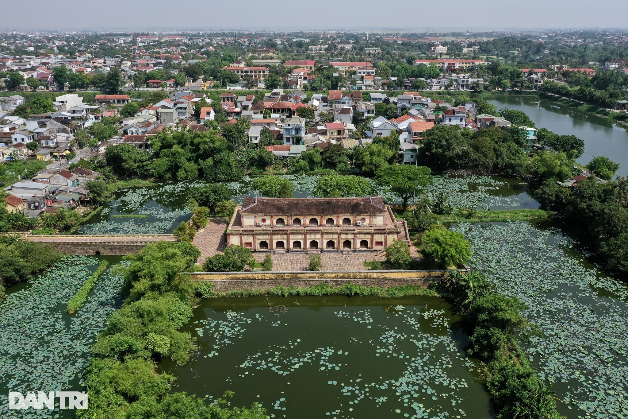 Tàng kinh các giữa lòng Kinh thành Huế