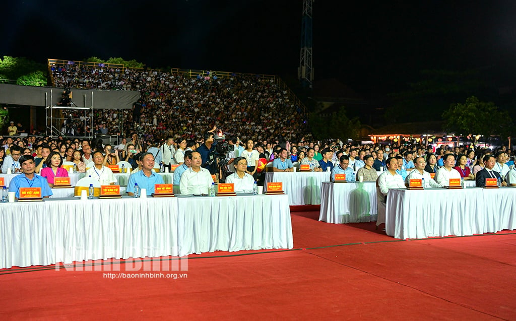 Khai mạc Tuần Du lịch Ninh Bình năm 2024 Sắc vàng Tam Cốc Tràng An