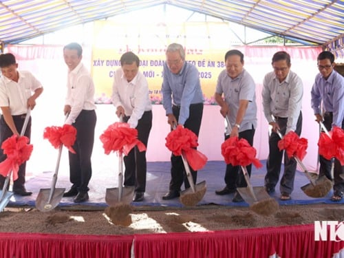 Début de la construction de 60 maisons de la Grande Solidarité dans les districts de Ninh Son et Thuan Nam