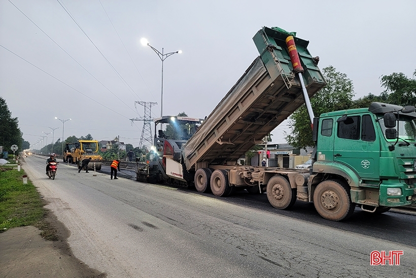 « Efforts tous azimuts » pour réparer les dégâts sur la route nationale 1 à Ha Tinh