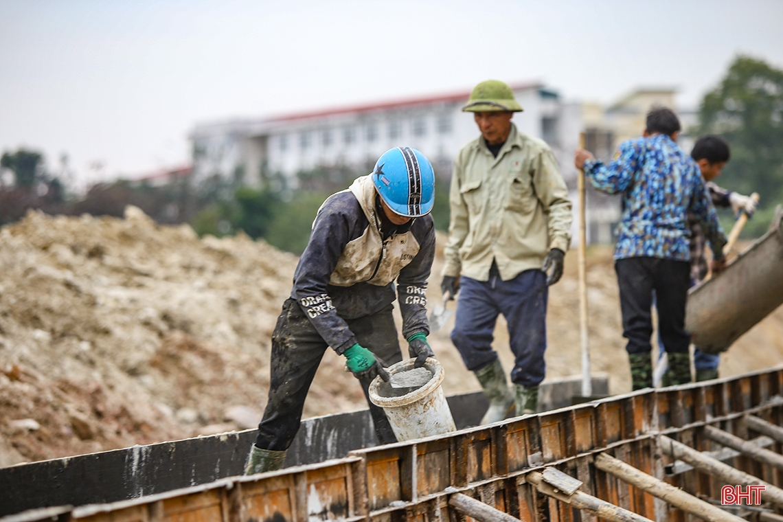 Progrès réalisés sur des projets clés dans la ville de Ha Tinh