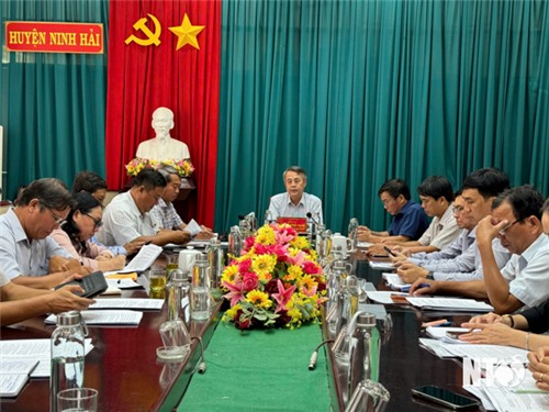 Die Überwachungsdelegation des Ständigen Ausschusses des Volksrats der Provinz arbeitete mit dem Bezirk Ninh Hai zusammen.