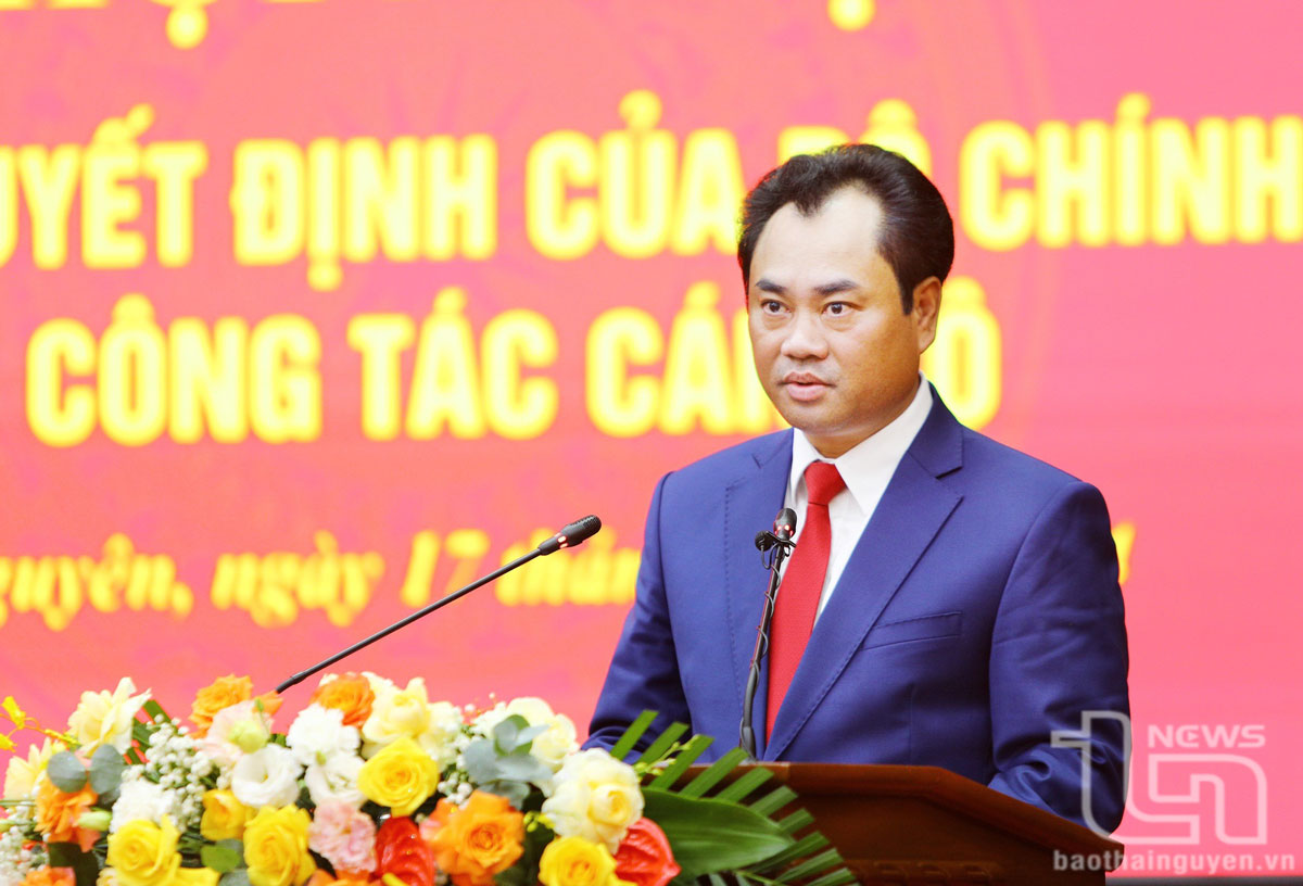 Đồng chí Bí thư Tỉnh ủy Thái Nguyên Trịnh Việt Hùng phát biểu nhận nhiệm vụ.