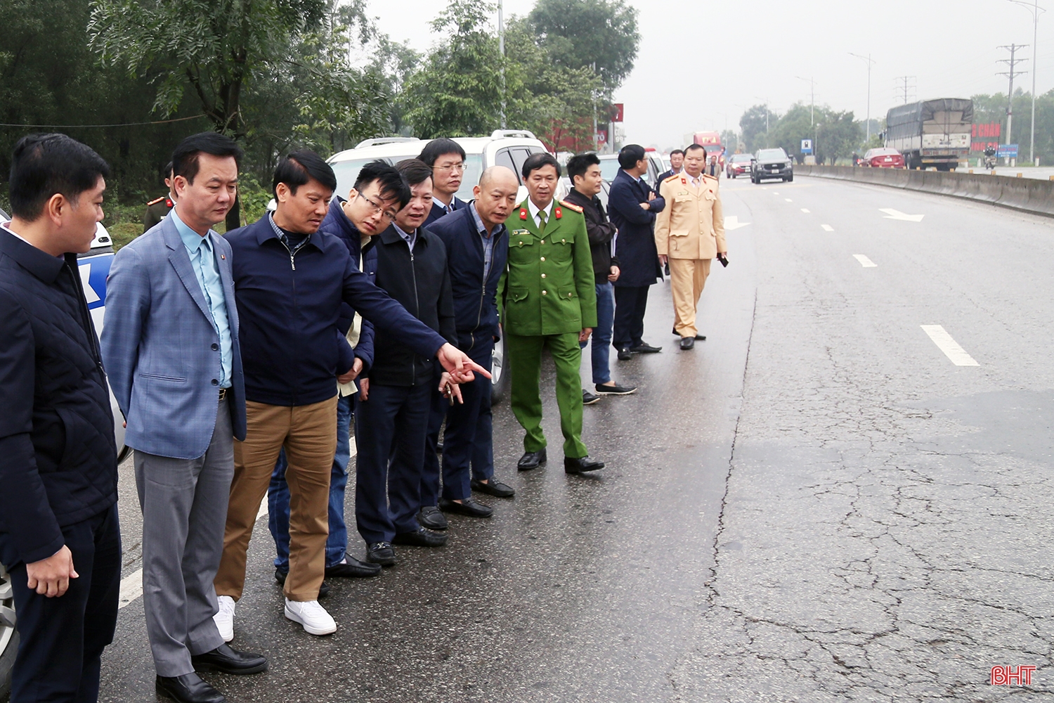 La réparation des zones endommagées sur la route nationale 1 à travers Ha Tinh doit être achevée avant le 25 janvier 2024.