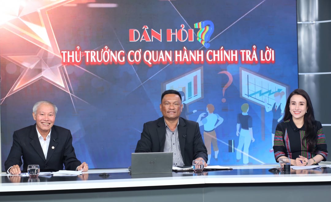 Chương trình "Dân hỏi – Thủ trưởng cơ quan hành chính trả lời" tháng 11/2023       