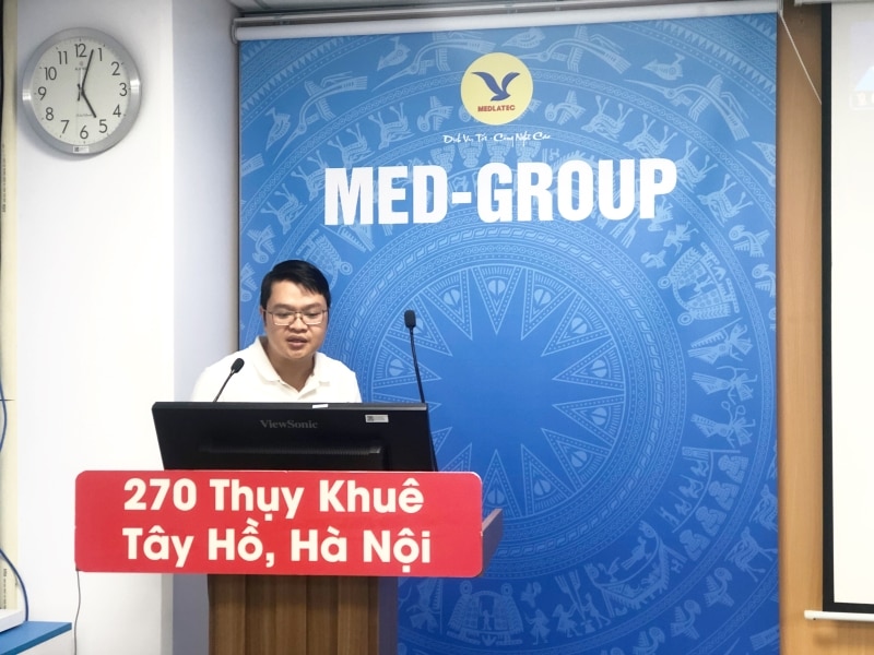 Maestría. El Dr. Ha Ngoc Manh presentó un informe sobre el tema 