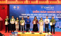 Tôn vinh những doanh nhân, doanh nghiệp tiêu biểu. 