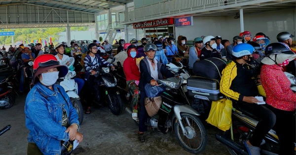 Más de 700 pasajeros atrapados en la isla de Nam Du, miles de pasajeros han abandonado Phu Quoc