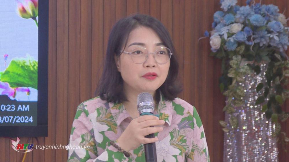 Deputy Head of the Provincial Party Committee's Mass Mobilization Commission Nguyen Thi Thom spoke at the conference.