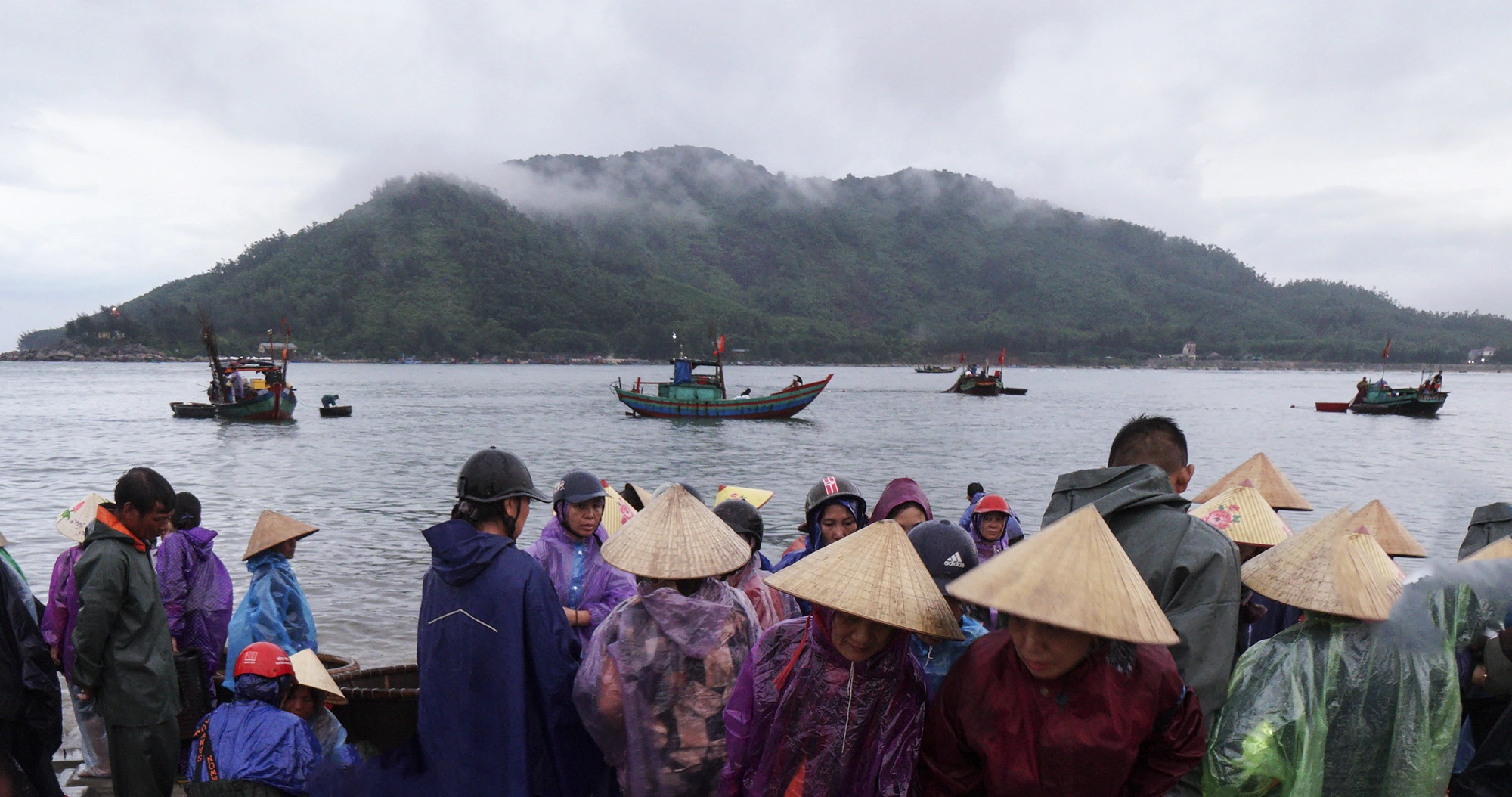 Chợ cá biển Thiên Cầm