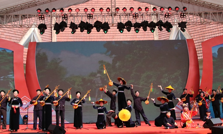 Cao Bang participates in the 7th Festival of Then singing and Tinh lute