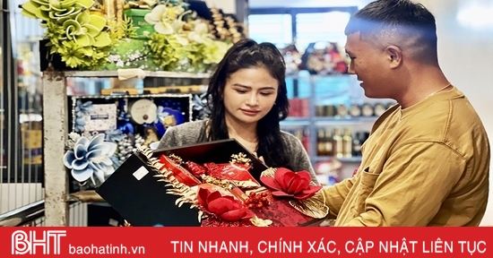 Thị trường giỏ quà tết nhộn nhịp vào mùa