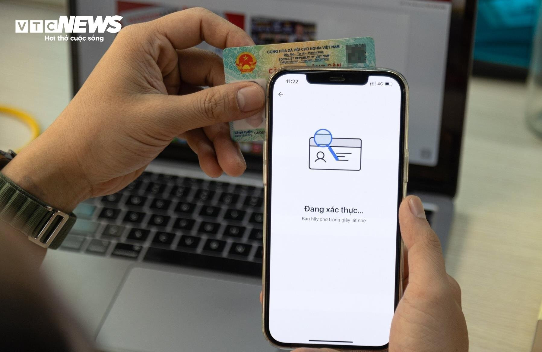 Đối với người chưa có CCCD gắn chip, cách xác thực duy nhất là gặp mặt trực tiếp.