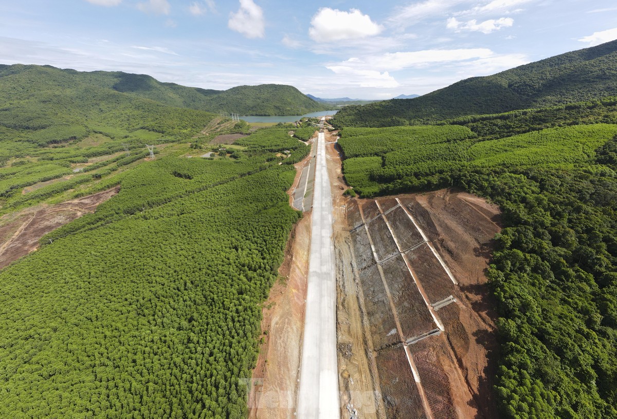 La forma de la autopista de 12.500 billones de VND que pasa por Ha Tinh, foto 1