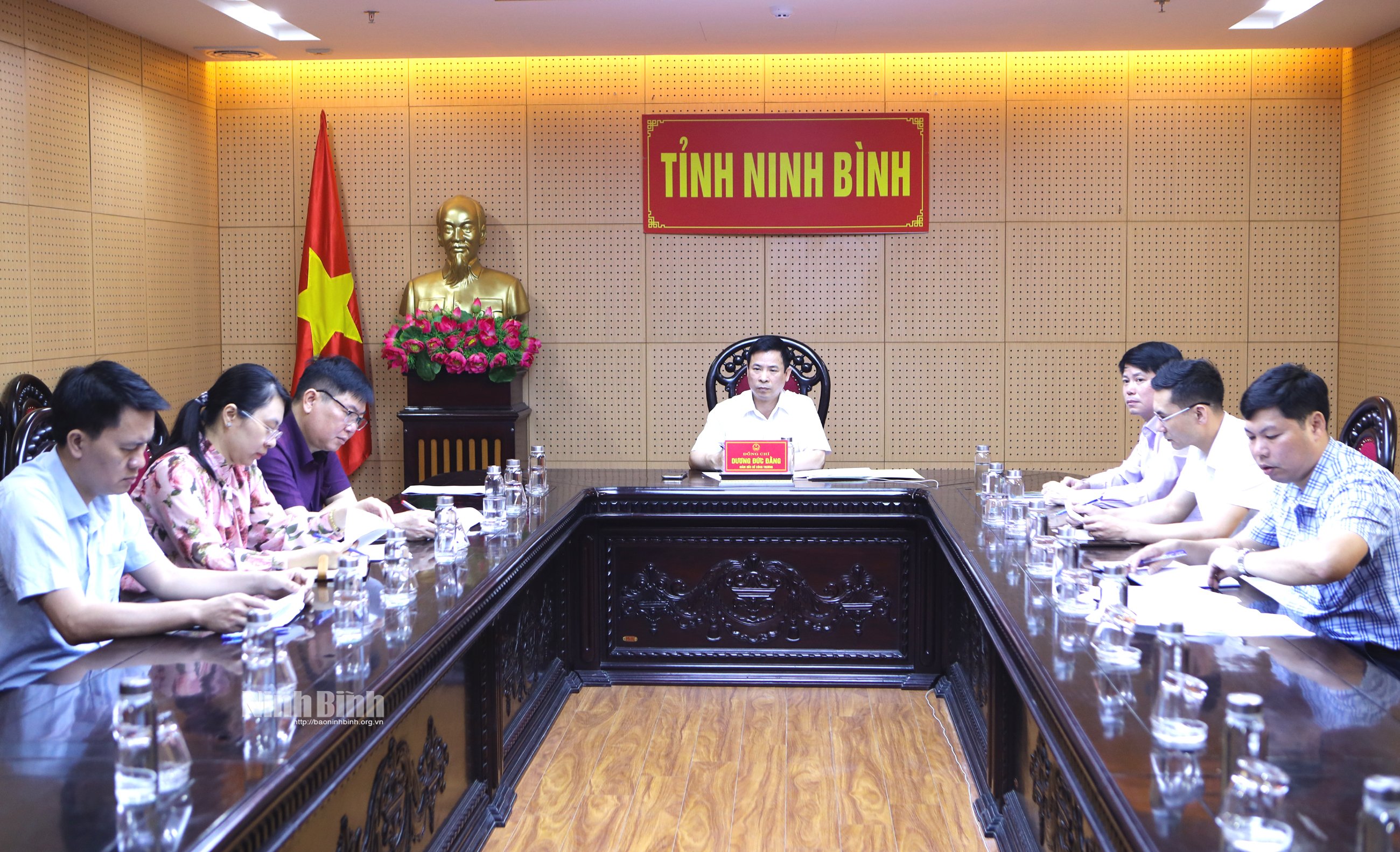 Ninh Binh ist eine der ersten beiden Provinzen, die die Übergabe des Projektstandorts für die 500-kV-Leitung 3 abgeschlossen haben.