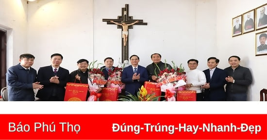 Thăm, tặng quà các linh mục nhân dịp Giáng sinh