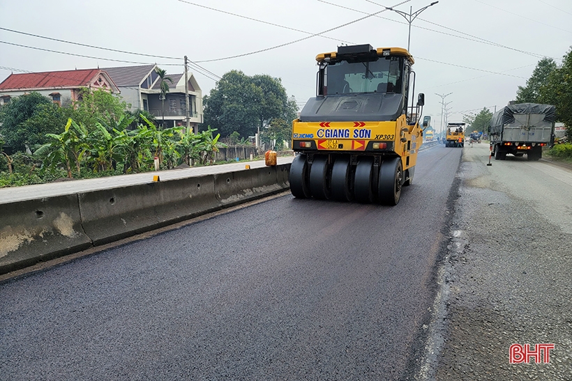 « Efforts tous azimuts » pour réparer les dégâts sur la route nationale 1 à Ha Tinh