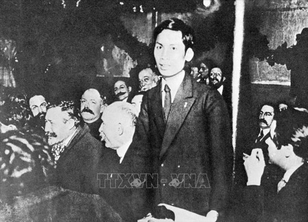 С 25 по 30 декабря 1920 года Нгуен Ай Куок (так носил президент Хо Ши Мин в период его революционной деятельности во Франции) в качестве делегата от Индокитая участвовал в XVIII съезде Французской социалистической партии в городе Туре. Нгуен Ай Куок поддержал тезисы Ленина по национальному и колониальному вопросам, одобрил создание Французской коммунистической партии и стал одним из её основателей, а также первым коммунистом вьетнамского народа.
