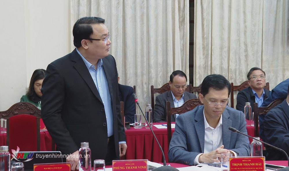 Le directeur du département de l'agriculture et du développement rural, Phung Thanh Vinh, a pris la parole lors de la réunion.