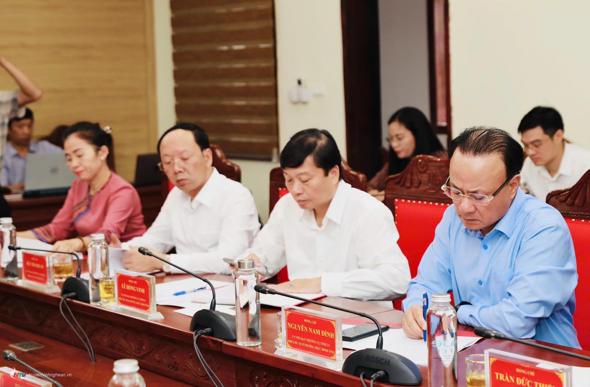 A la reunión asistieron compañeros del Comité Permanente Provincial del Partido.