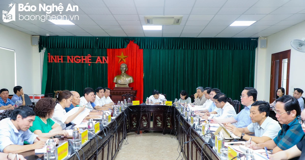 Chủ tịch UBND tỉnh Nghệ An Nguyễn Đức Trung tiếp công dân định kỳ tháng 5/2024