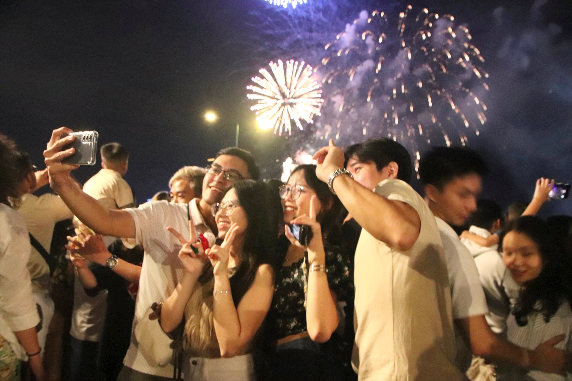 ホーチミン市は2025年の旧正月を祝うため15か所で花火を打ち上げる予定だ。