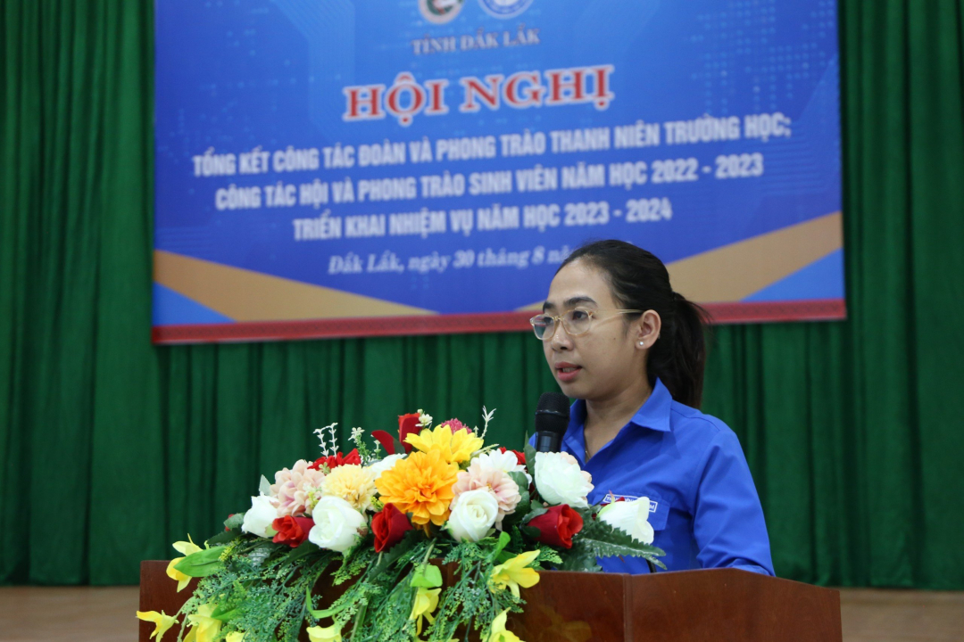 Secretary of the Provincial Youth Union of H Giang Nien evaluates the implementation results