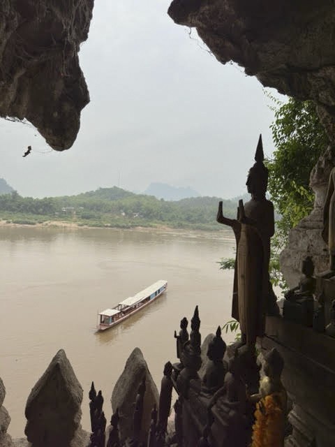 ถ้ำปากอูในหลวงพระบาง.