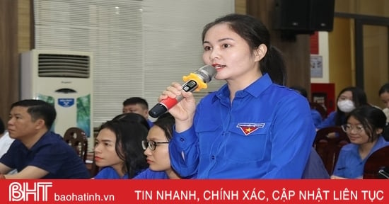 Lãnh đạo Nghi Xuân đối thoại với thanh niên về chuyển đổi số