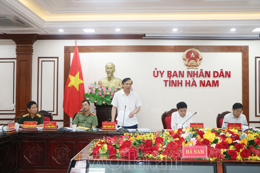 The Provincial People's Committee discussed the contents to be submitted to the Provincial People's Council at the regular meeting in 2024.