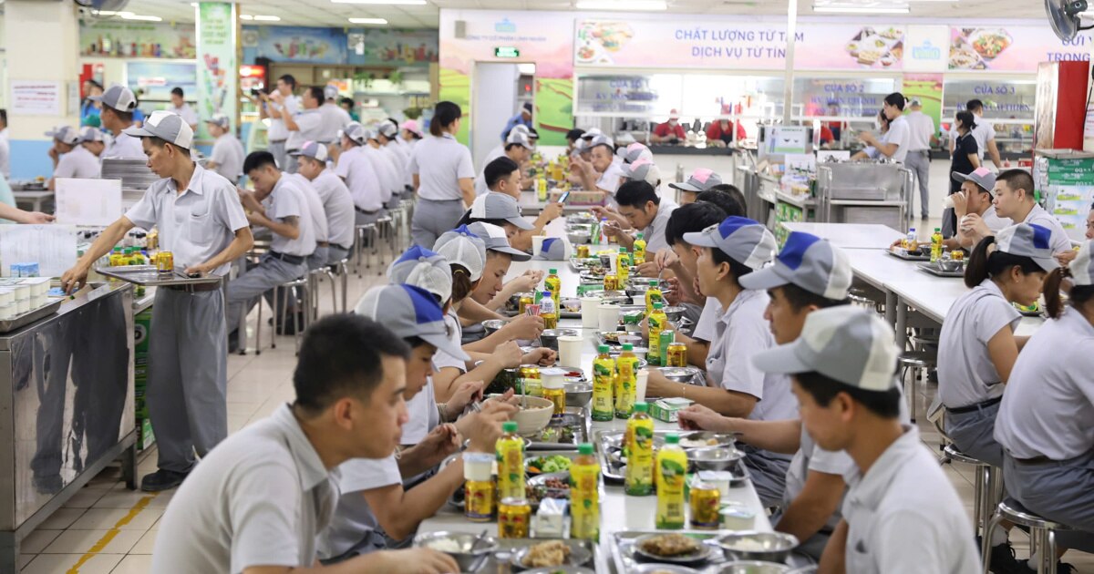 Thêm gắn kết với người lao động qua “Bữa cơm Công đoàn”