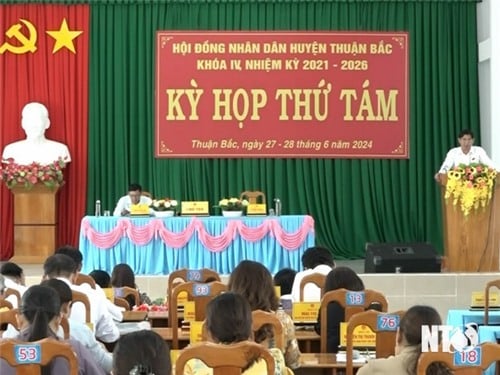 Thuan Bac District People's Council held the 8th Session